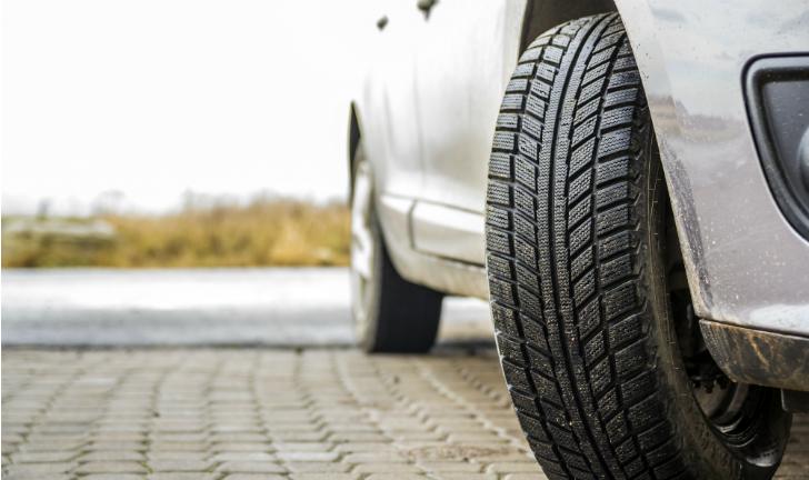 Três dicas essenciais para aumentar a durabilidade dos pneus do seu carro!