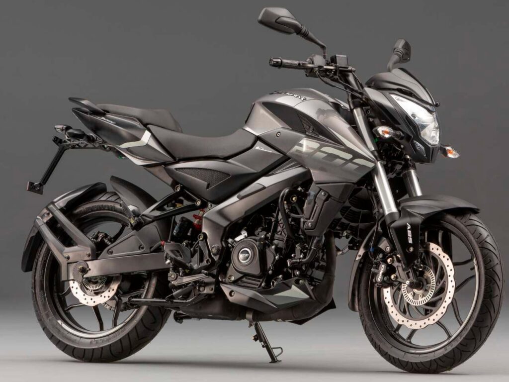 Bajaj dominar outlet 200